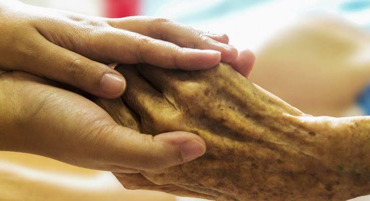CÓMO TRATAR LA PIEL MUY FINA EN EL ADULTO MAYOR 3asma
