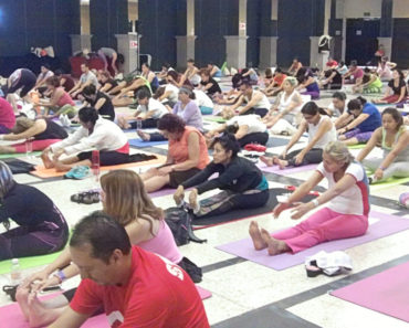 LAS CLASES DE YOGA PARA ADULTOS MAYORES