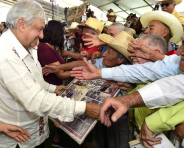 ¿EN QUÉ SE INSPIRÓ AMLO EN APOYAR A LOS ADULTOS MAYORES?