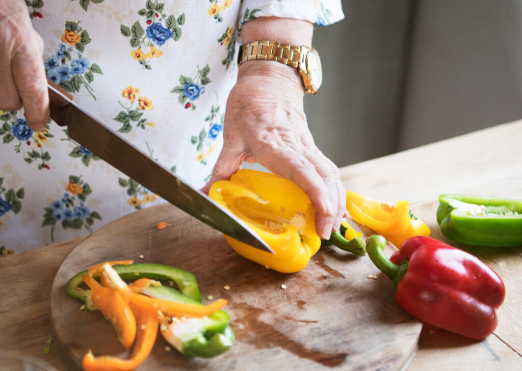 Los 6 beneficios de cocinar en los Adultos Mayores 1cocinar